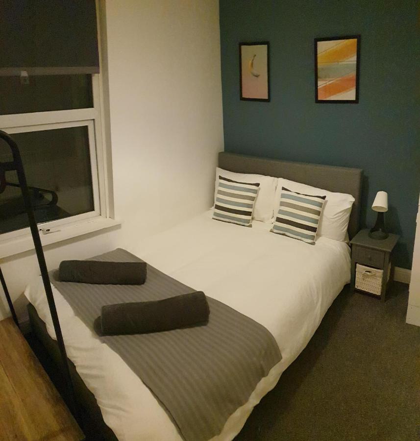 4 Bedrooms, Sleeps 10, Near Lfc & Efc ลิเวอร์พูล ภายนอก รูปภาพ