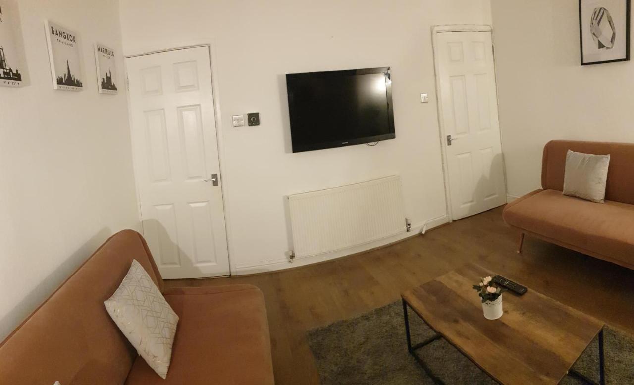 4 Bedrooms, Sleeps 10, Near Lfc & Efc ลิเวอร์พูล ภายนอก รูปภาพ